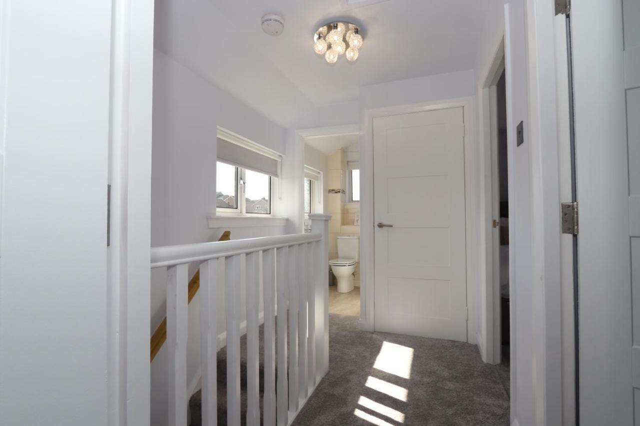 Dunfermline - Luxury 3 Bedroom 2 Bathroom Detached House With Garden Екстер'єр фото