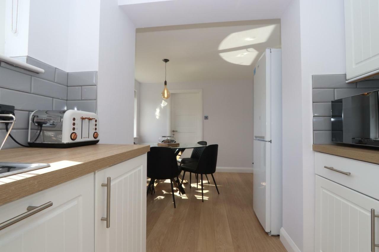 Dunfermline - Luxury 3 Bedroom 2 Bathroom Detached House With Garden Екстер'єр фото