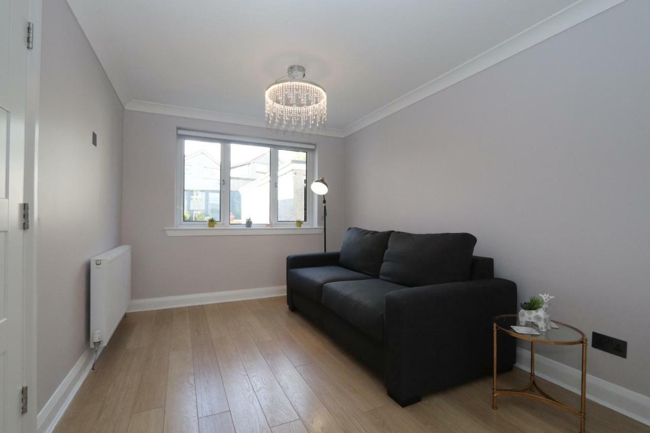 Dunfermline - Luxury 3 Bedroom 2 Bathroom Detached House With Garden Екстер'єр фото