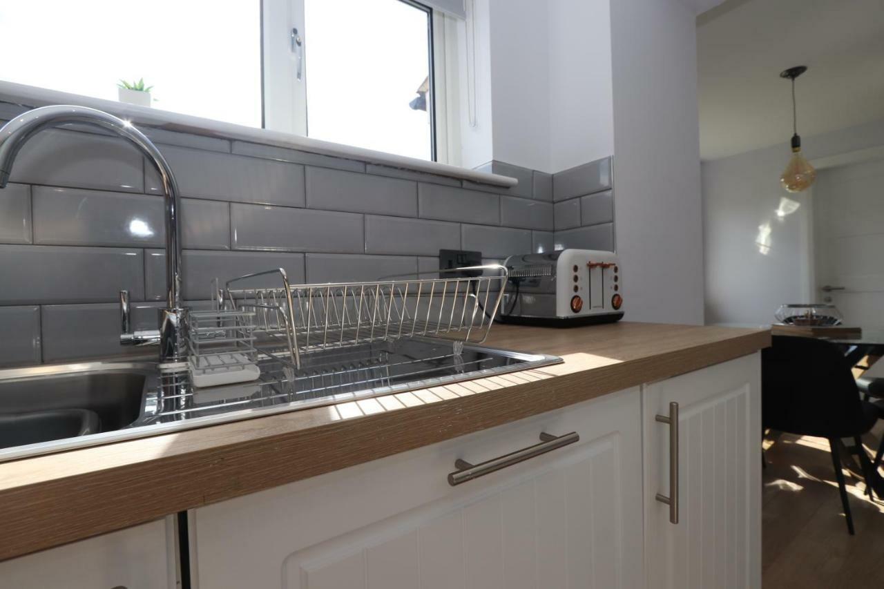 Dunfermline - Luxury 3 Bedroom 2 Bathroom Detached House With Garden Екстер'єр фото