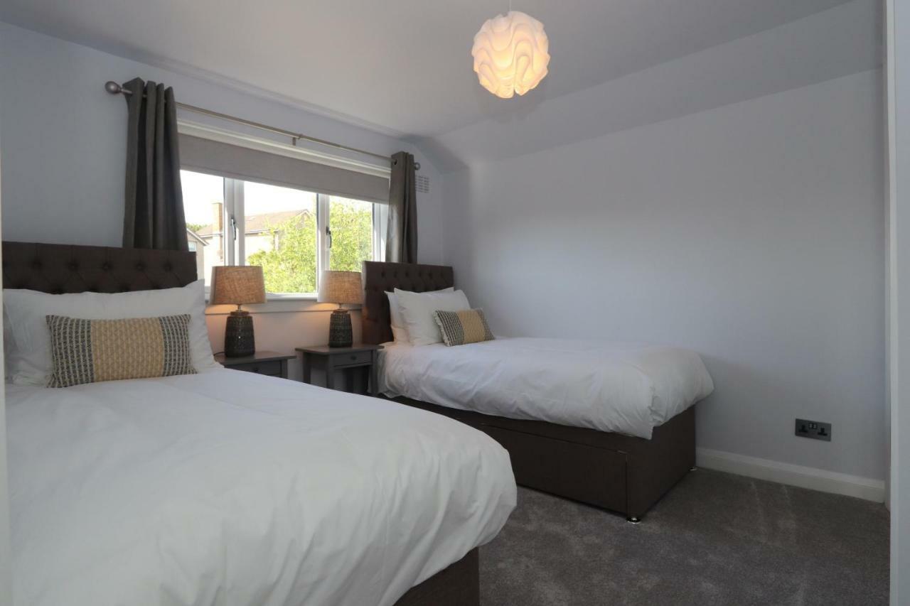 Dunfermline - Luxury 3 Bedroom 2 Bathroom Detached House With Garden Екстер'єр фото